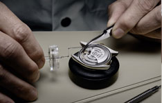 万国手表链扣如何打开